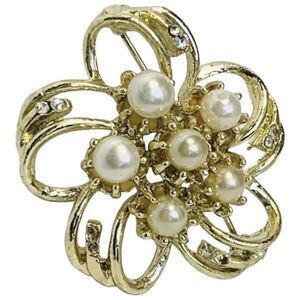 Women’s Faux White Pearl 3D Shimmering Rhinestone Gold Tone Flower Brooch Pin 2”